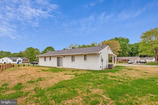 Building Photo - 1420 Knight Ave