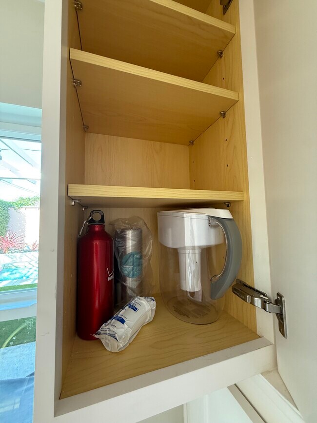 Building Photo - 8507 Croydon Ave