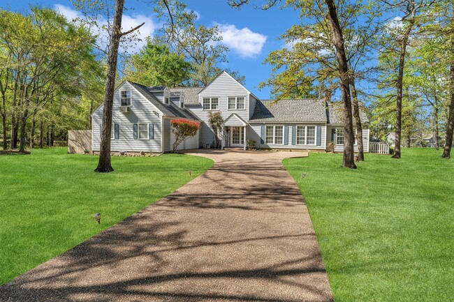 Building Photo - 22425 Augusta Dr