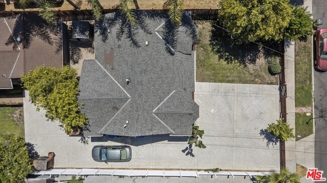 Building Photo - 6712 Cedros Ave