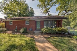 Building Photo - 18 Dorchester Dr