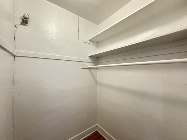 Building Photo - 6347 N Magnolia Ave