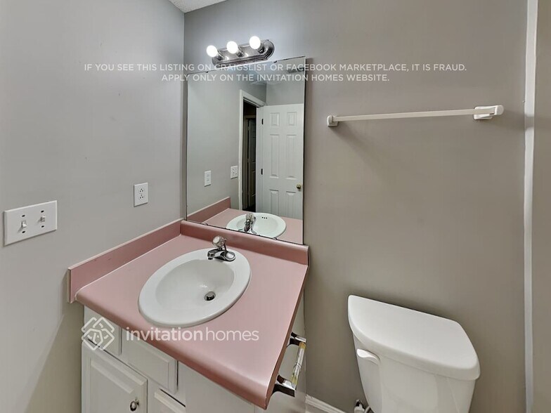 Building Photo - 10020 Little Creek Rd