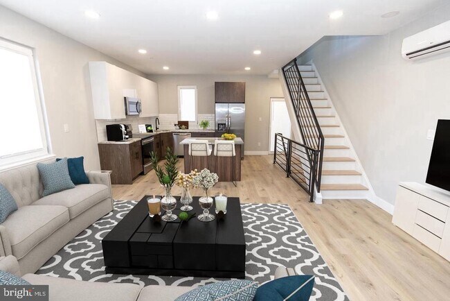 Building Photo - 2417 N Hancock St