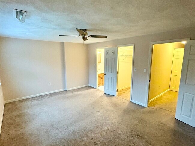 Building Photo - 224 Park St