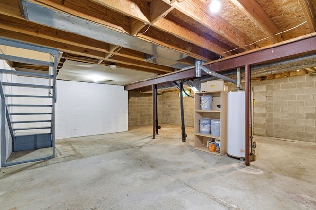 Building Photo - 2688 Bellwood Ave