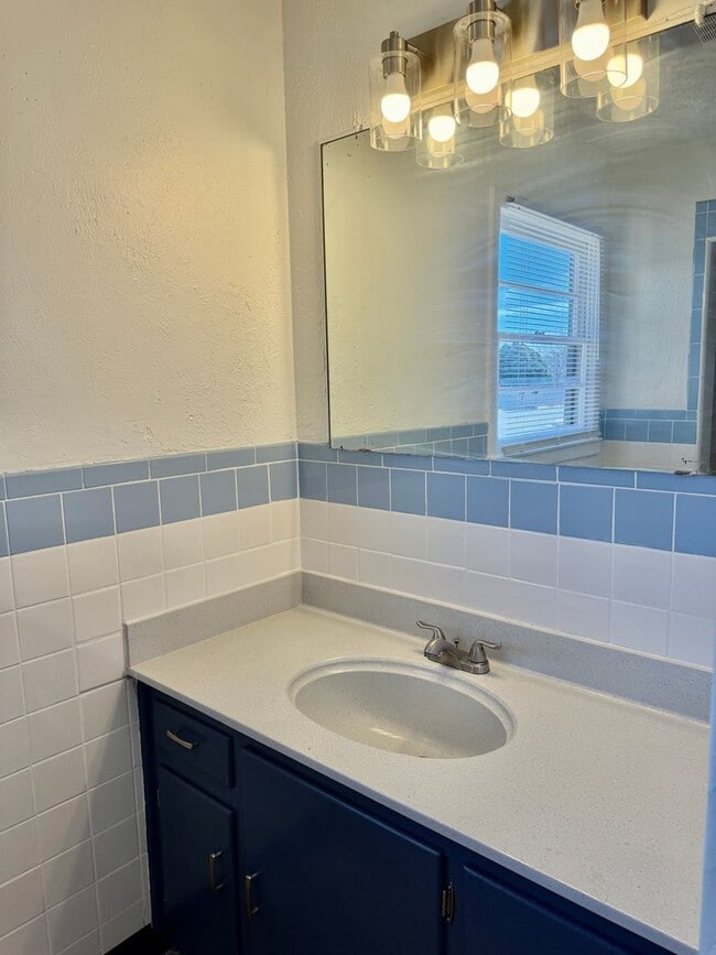 Building Photo - Fully Remodeled 4 Bedroom / 3 Bath Home with Two Primary Suites!