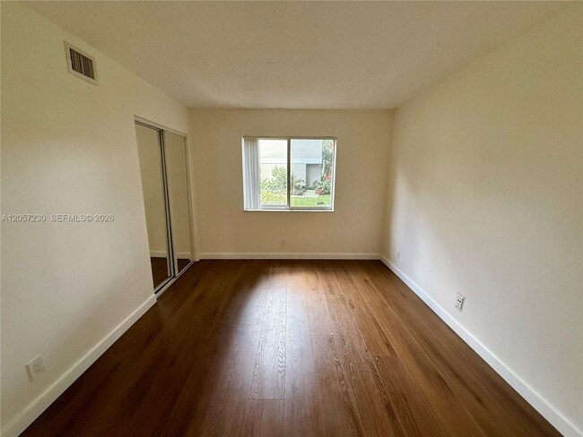 Building Photo - 114 Gardens Dr