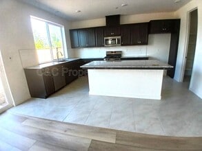 Building Photo - 5339 Shenandoah Vly Ln