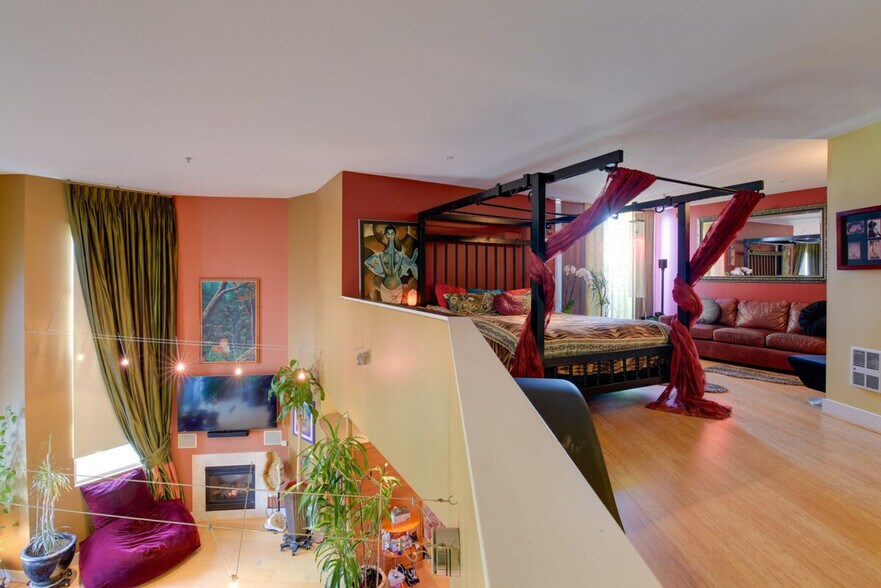 Building Photo - 3960 Adeline St