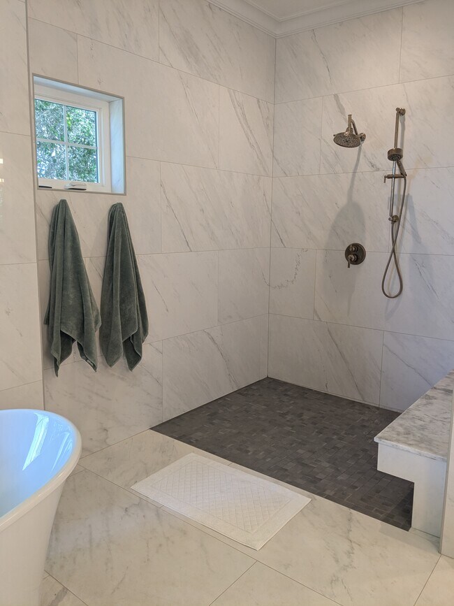 Building Photo - 27591 High Vista Dr