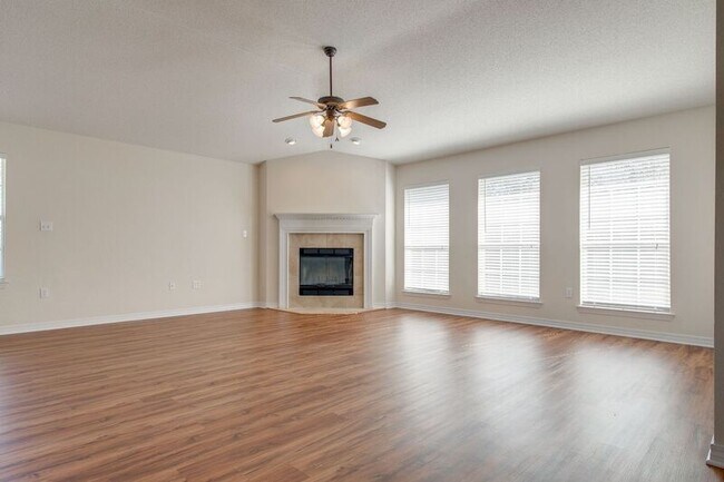 Building Photo - 5851 Chi Chi Cir