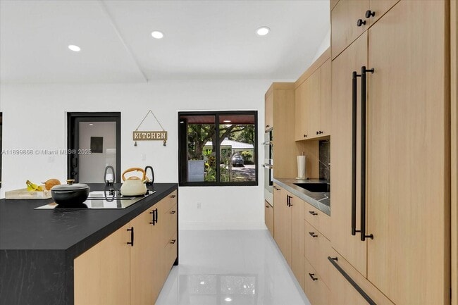 Building Photo - 125 NE 107th St