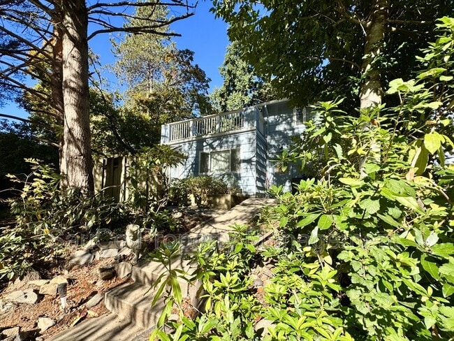 Building Photo - 4751 SW 53rd Ave