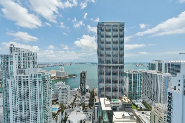 Building Photo - 1010 Brickell Ave