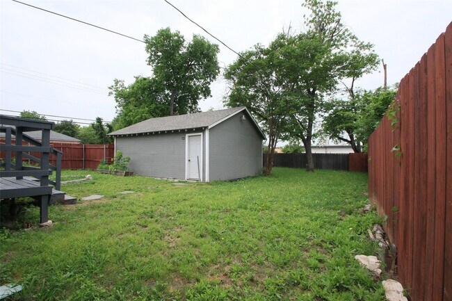 Building Photo - 3144 Gordan