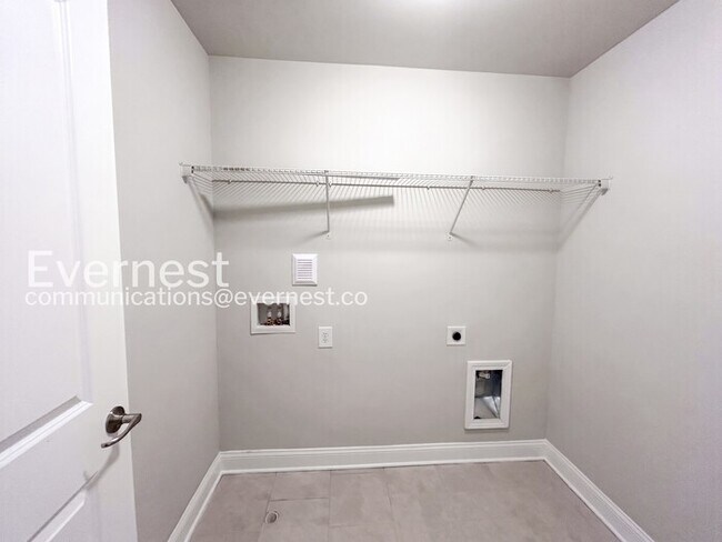 Building Photo - Luxury Living at its Finest: Stunning 3-Bedroom Townhouse in Townsend at Lenox Park / No Pets All...