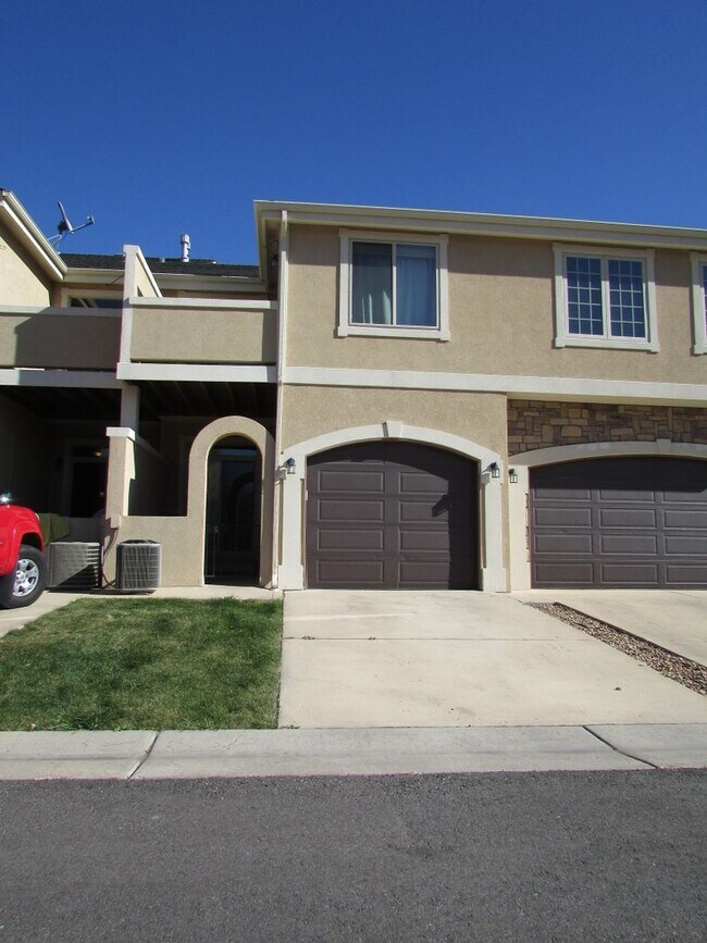 Building Photo - 3545 Big Ben Dr