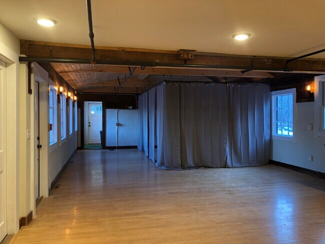 Building Photo - 13 Tavern Wy