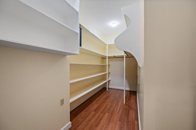 Building Photo - 254 Berkley Ct