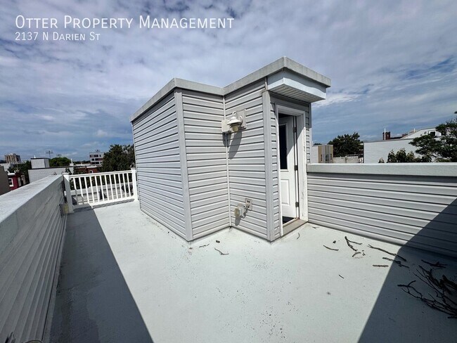 Building Photo - 2137 N Darien St