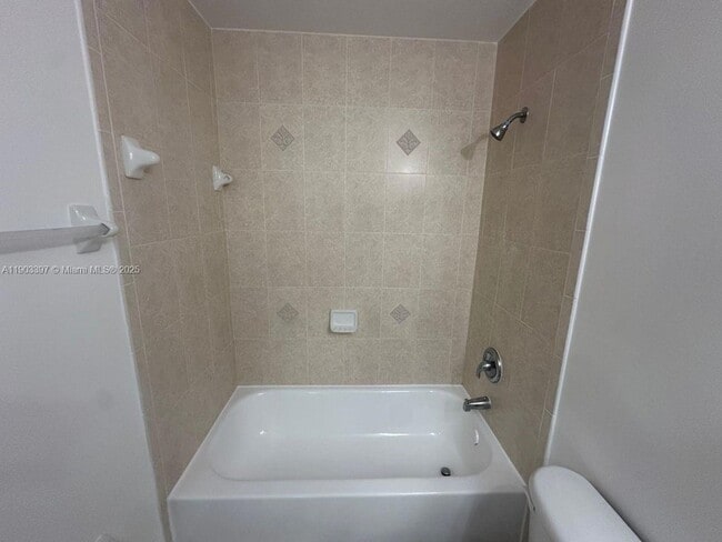 Building Photo - 1712 SE 31st Ct