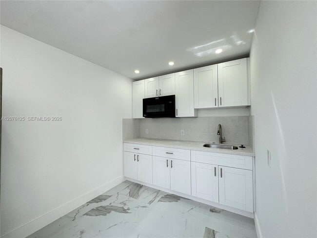 Building Photo - 10330 SW 35th Terrace