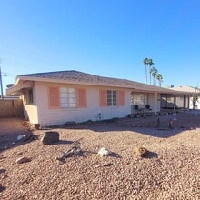 Building Photo - 8229 E Cambridge Ave