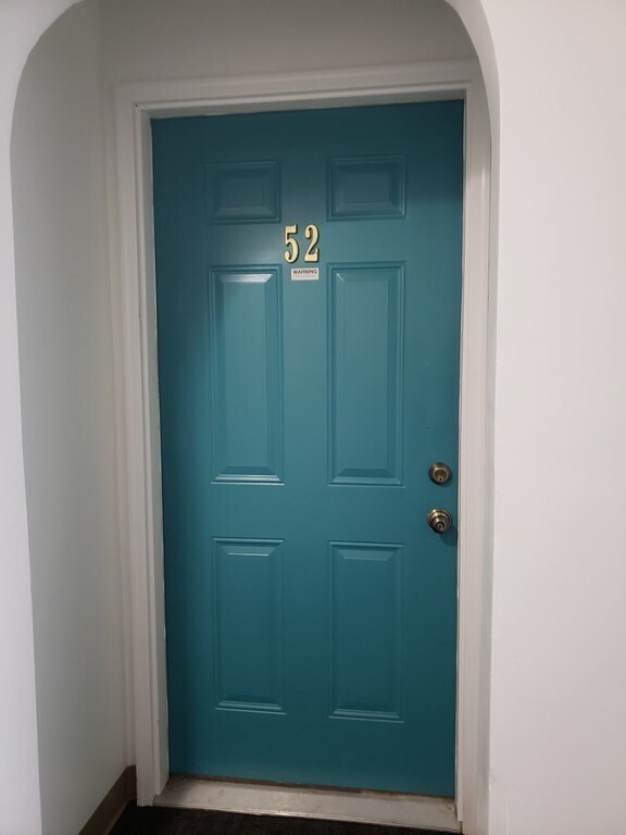 Building Photo - 6 Kennedy Ln