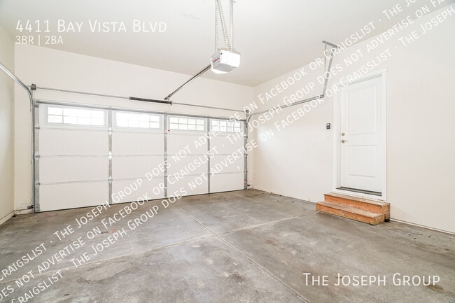 Building Photo - 4411 Bay Vista Blvd