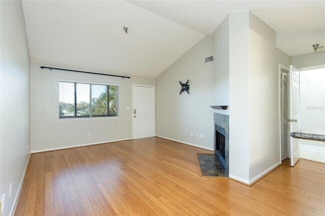 Building Photo - 10263 Gandy Blvd N