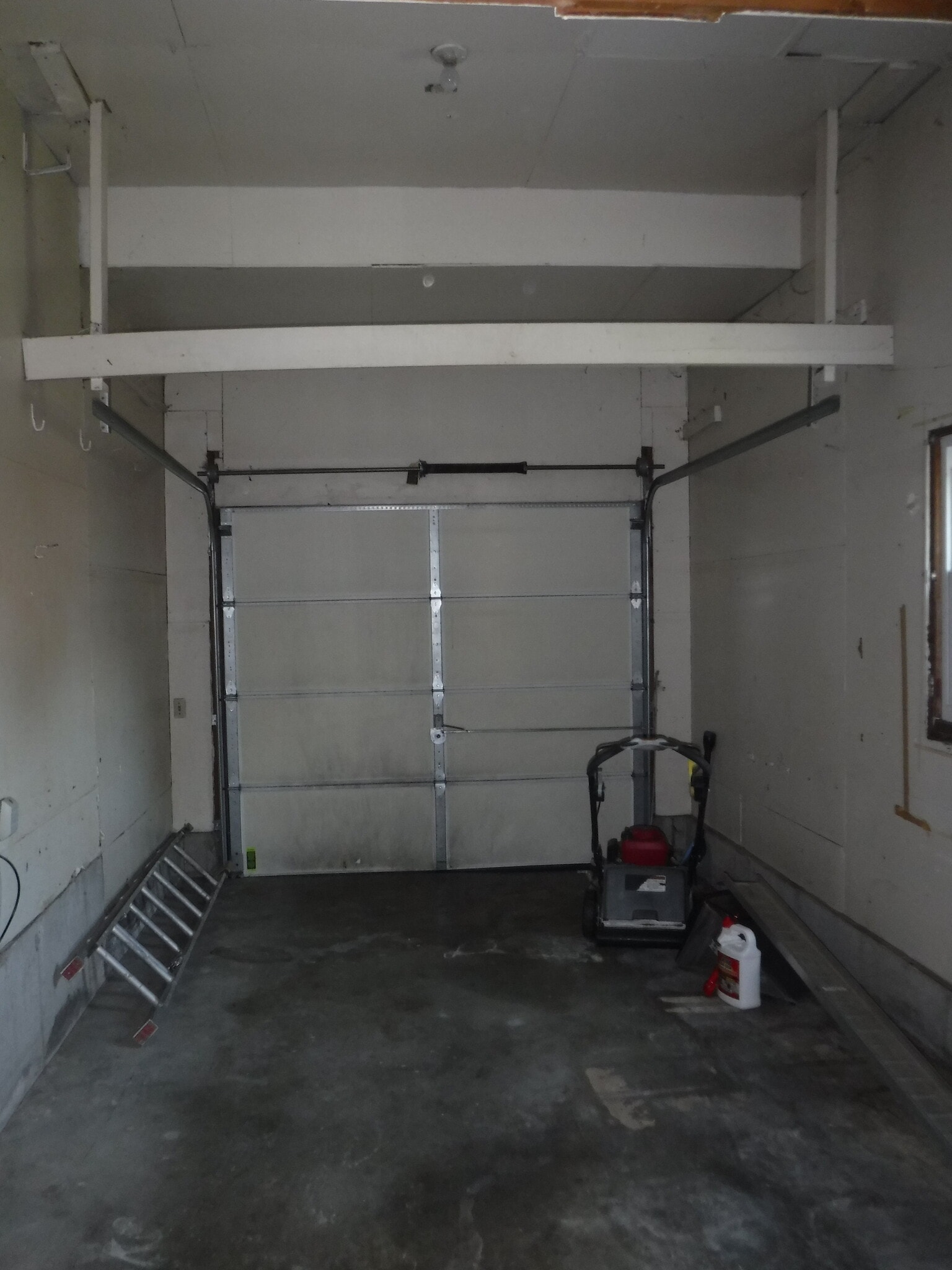 Building Photo - 3211 Newport Rd