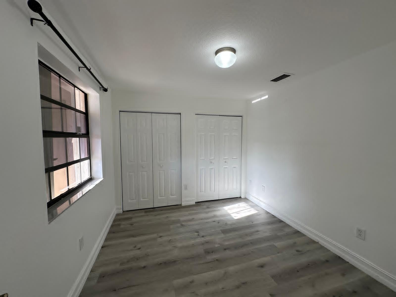 Building Photo - 1533 S Liberty Ave