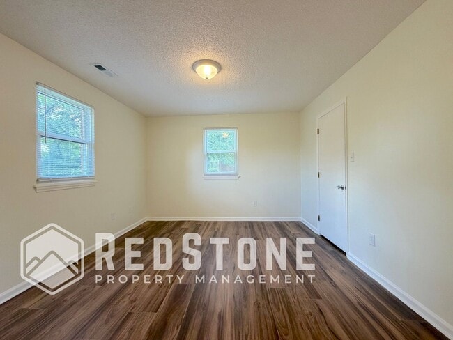 Building Photo - 3138 Whitesell Dr
