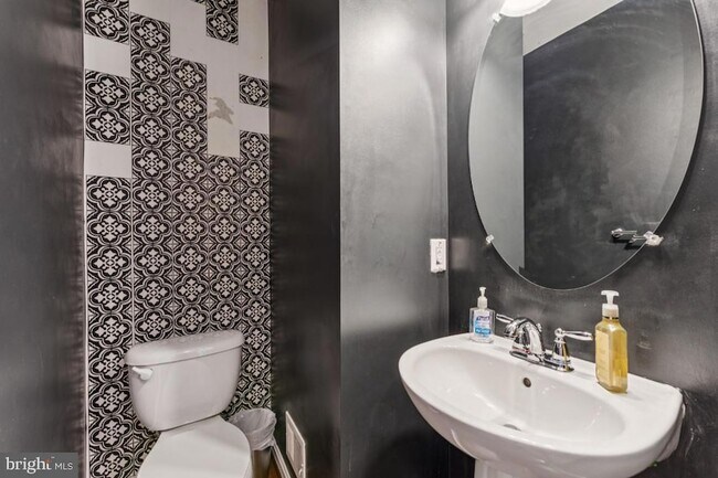 Building Photo - 15304 Pocopson Creek Way