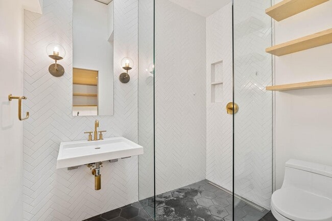 Building Photo - Beautiful, modern 4-bdrm/2-bath home in Concordia—Private, urban sanctuary w/ flex spaces