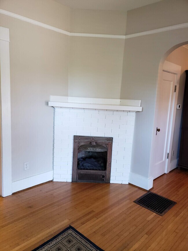 Main floor - 4125 SE Gladstone st
