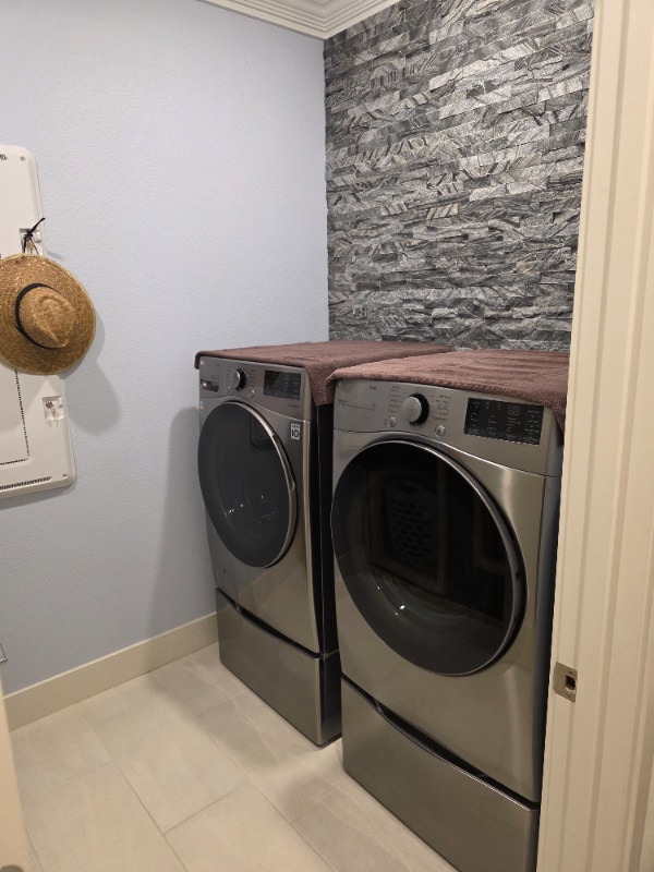 Building Photo - 2442 F St