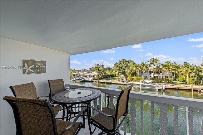 Building Photo - 470 Paradise Isle Blvd