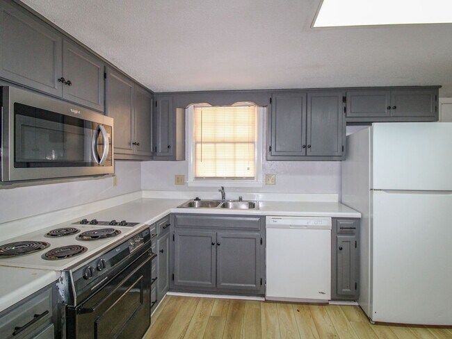 Building Photo - 1823 Glenn St SW