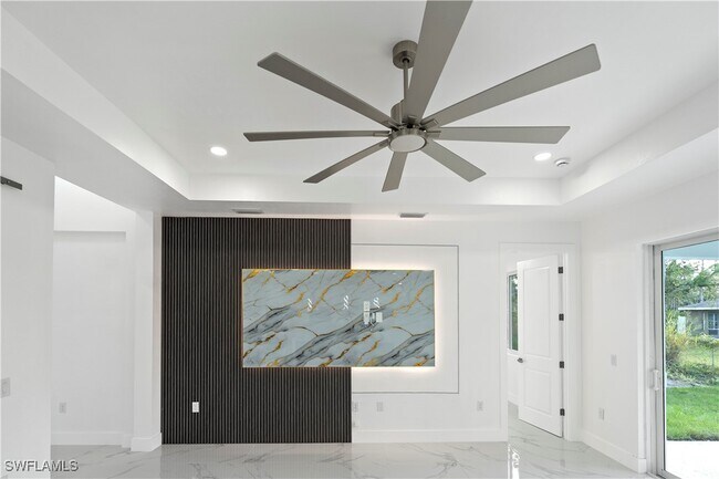 Primary Photo - 918 Hollister Ave