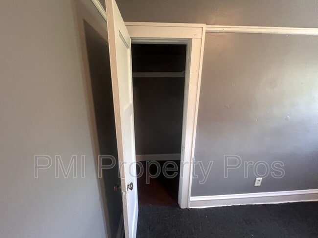 Building Photo - 1536 N 38th St