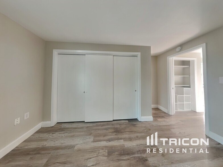 Building Photo - 1715 Scott St