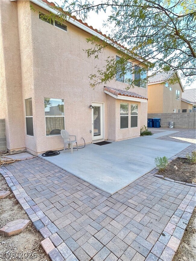 Building Photo - 7512 Pacific Ridge Ave