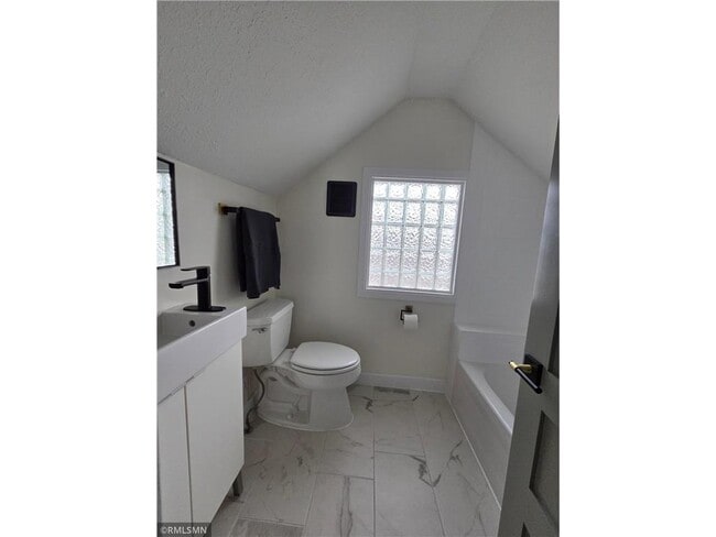 Building Photo - 1601 Sherburne Ave