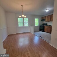 Building Photo - 8235 Tomlinson Ct