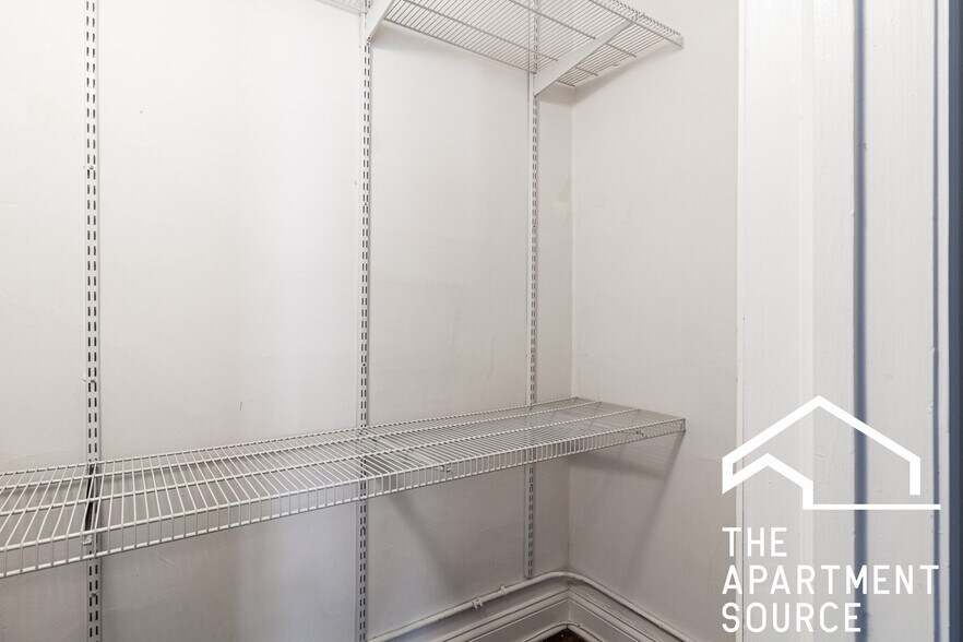 Building Photo - 1132 Maple Ave