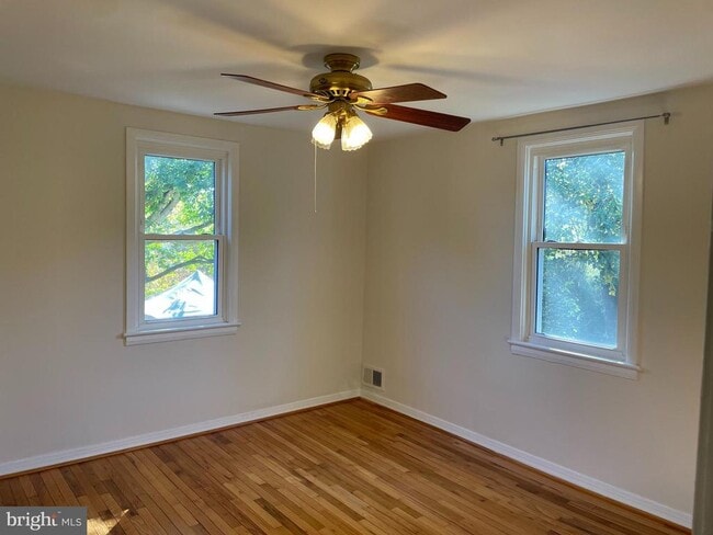 Building Photo - 610 Ritchie Ave