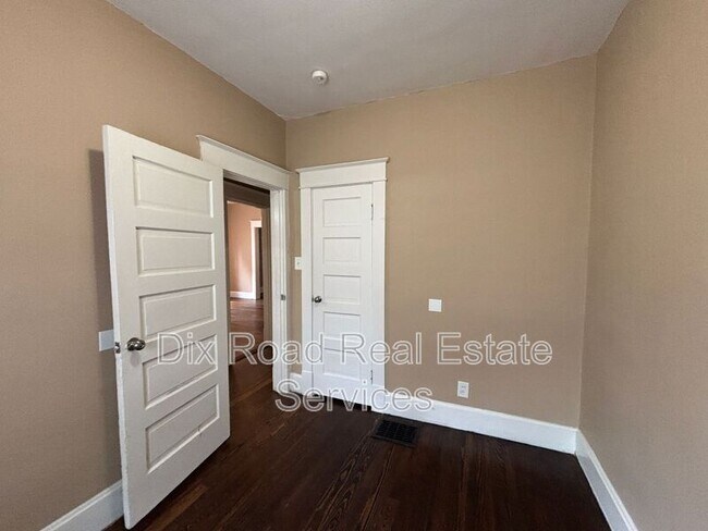 Building Photo - 2310 S Sutphin St