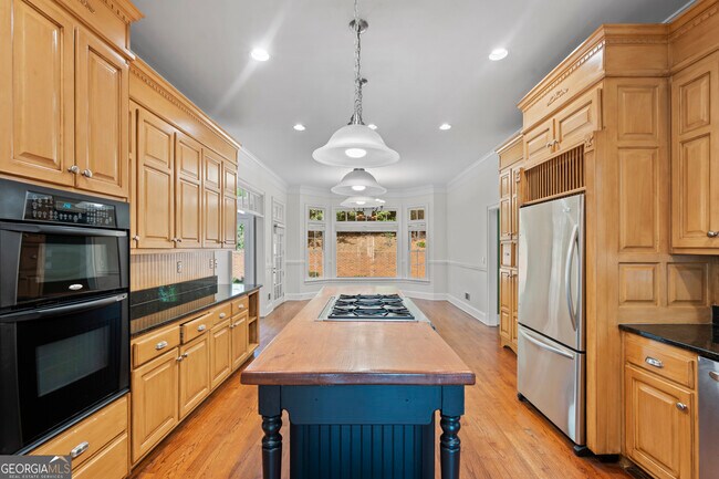 Building Photo - 235 Smokerise Trce